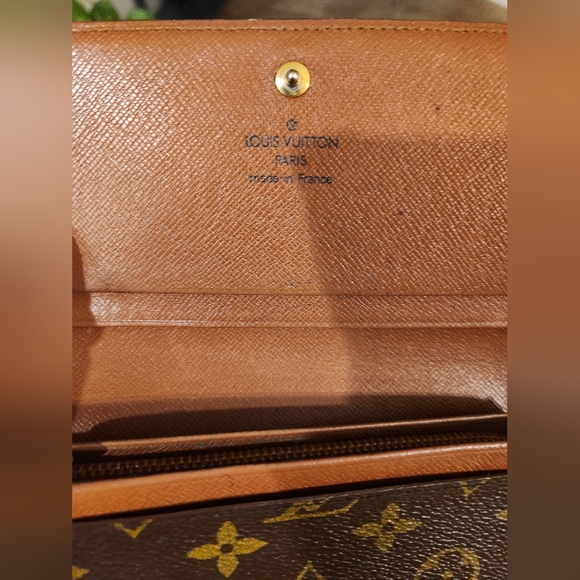 Authentic Louis Vuitton Preloved Mono Zippy Wallet - Picture 4 of 12